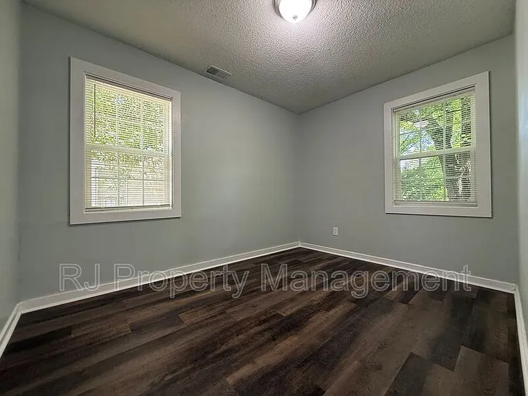 332 Flynn Rd — Photo 7
