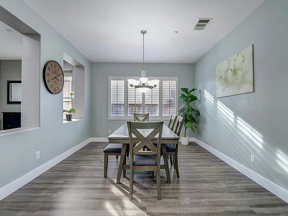 4th image of 344 Flower Hill Way