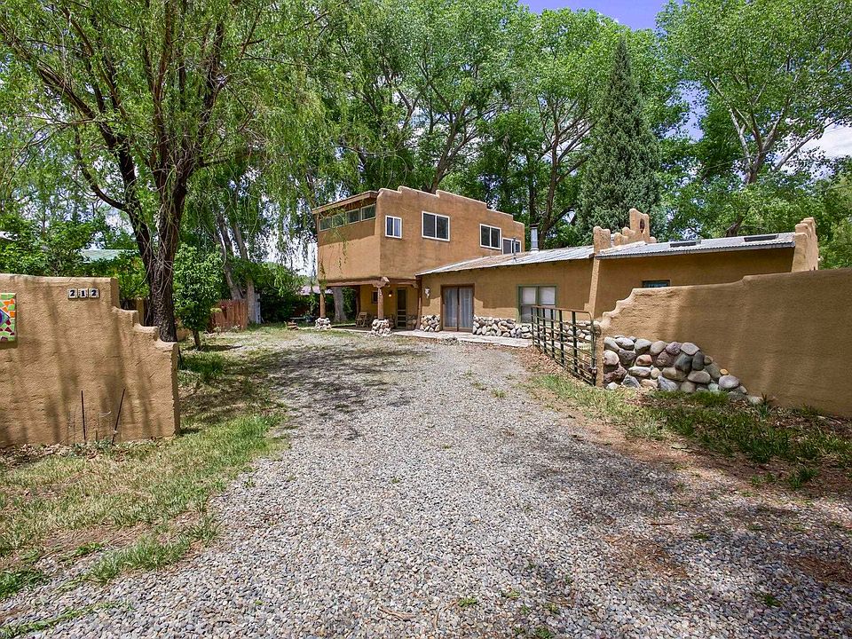 1st image of 212 Peralta Ln