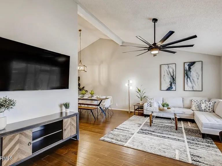 8820 E Kalil Dr — Photo 5