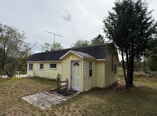 10948 Beaver Pond Dr, Frederic, MI 49733