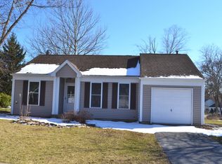 1675 Teri Ln, Algonquin, IL