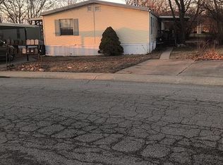 901 W Mactavish Rd, Peoria, IL 61615