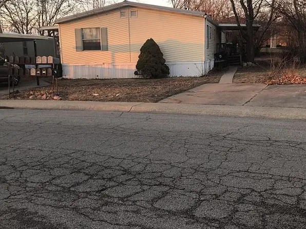 901 W Mactavish Rd, Peoria, IL 61615
