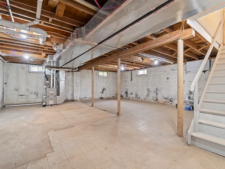 615 Fairmount Dr — Photo 23