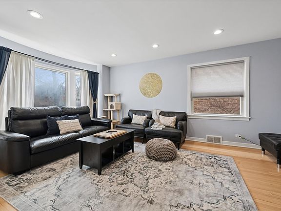 3rd image of 5224 N Virginia Ave APT 1