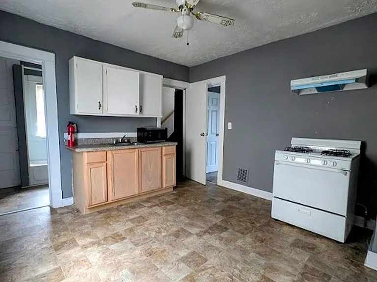 2816 E 125 ST — Photo 14