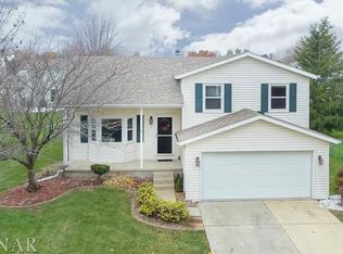 7 Holder Way, Bloomington, IL 61704