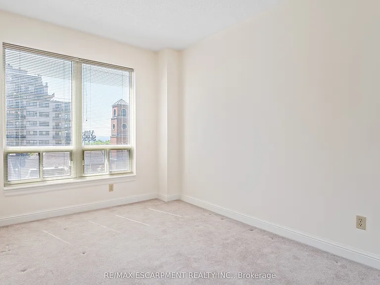 430 Pearl St #410 — Photo 18