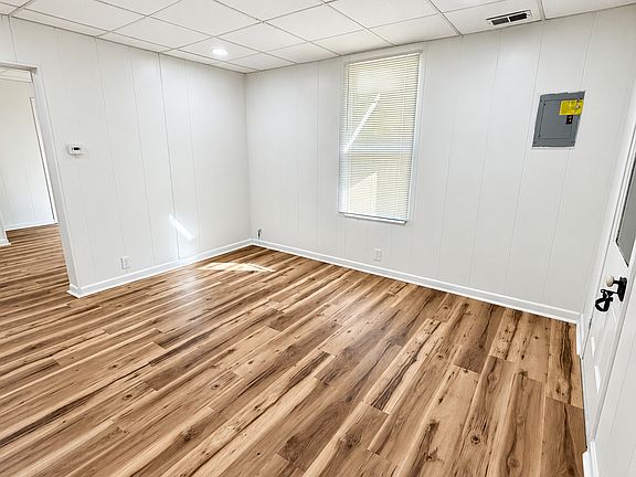 4th image of 1020 Pearl St