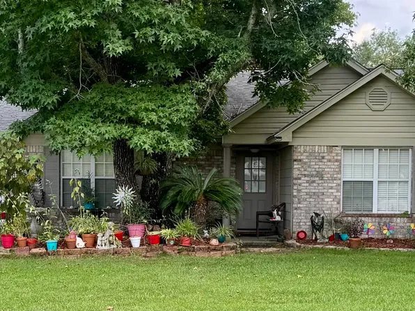 10355 Pin Oak Dr, Biloxi, MS 39532