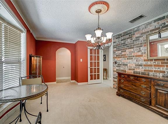 5th image of 1907 Westcliff Dr