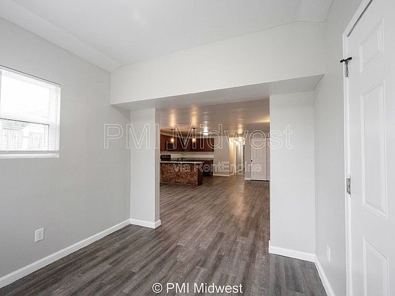 3rd image of 955 N Traub Ave