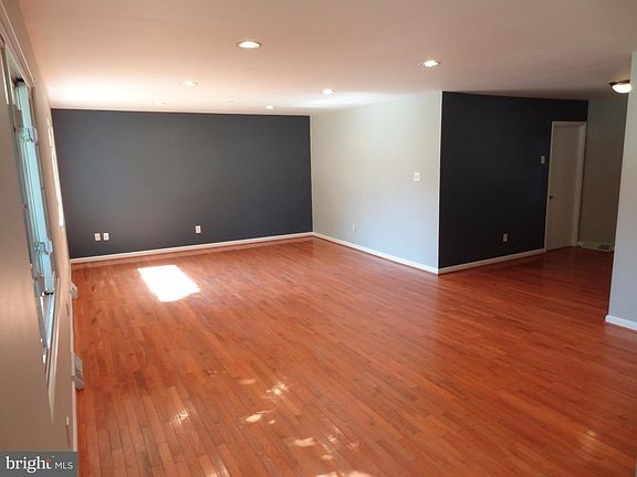 3rd image of 676 Cedar Dr