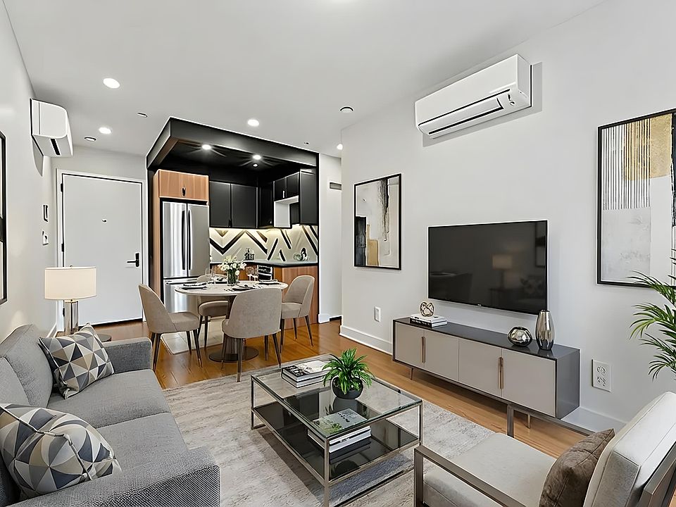 1st image of 550 Van Buren St #3B