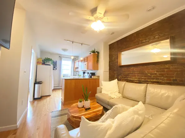 181 Endicott St APT 4, Boston, MA 02113