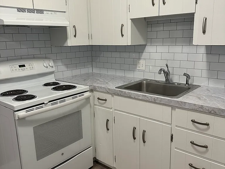 Updated townhome kitchen.