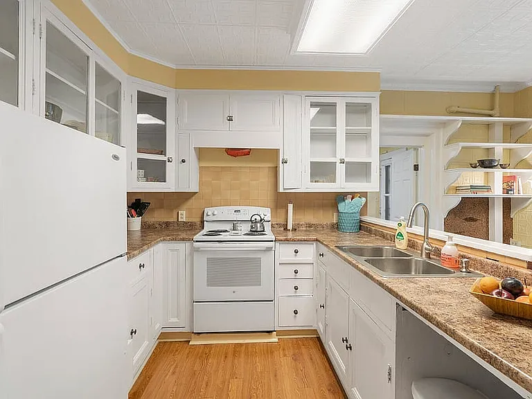 213 Highland Ave #1 — Photo 4