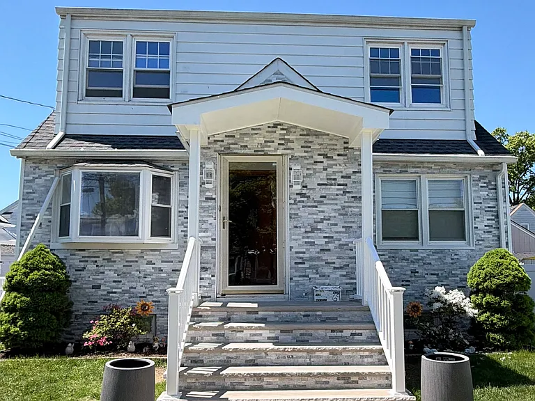 69 La Salle Ave #2 — Photo 1