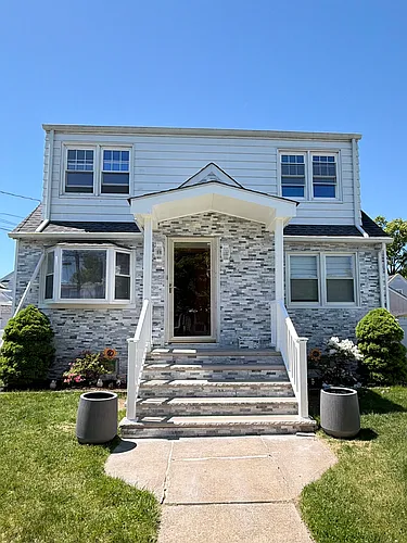 69 La Salle Ave #2 Photo 1