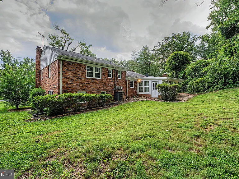 10708 Norman Ave — Photo 29