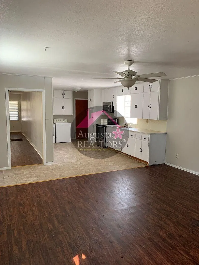 Adorable 2 Bedroom Home in Sweetwater, TX! — Photo 3