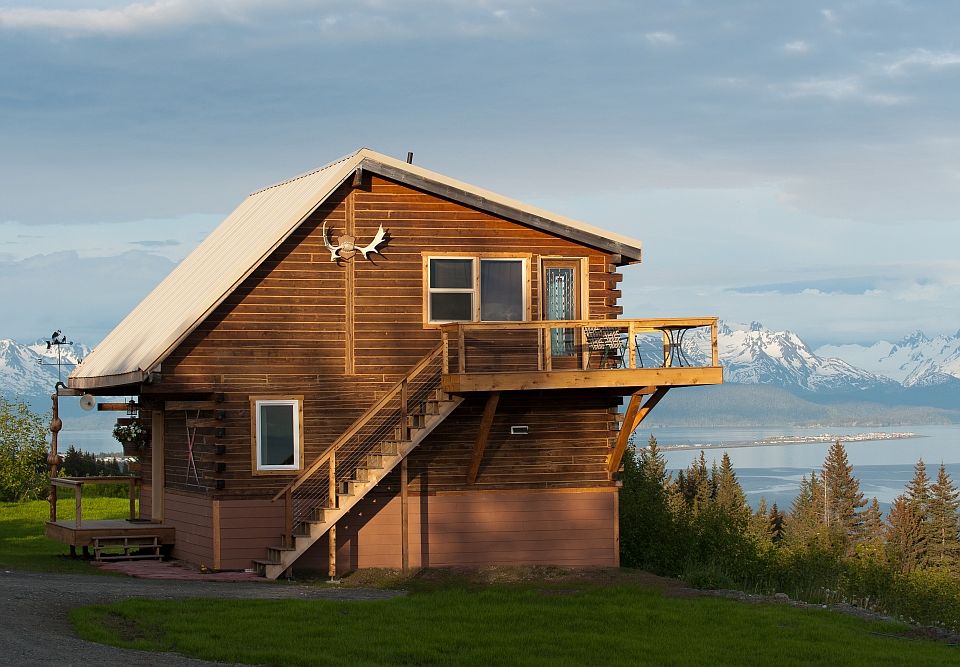 Exterior Log Home View of the Homer Spit
