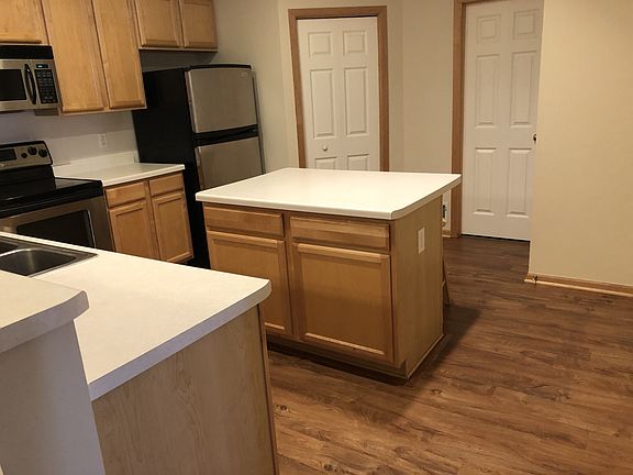 4th image of 886 Braunworth Ct