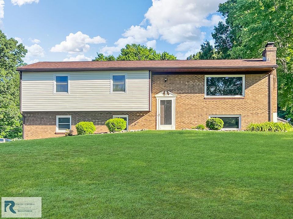 1st image of 1622 Maple Dr
