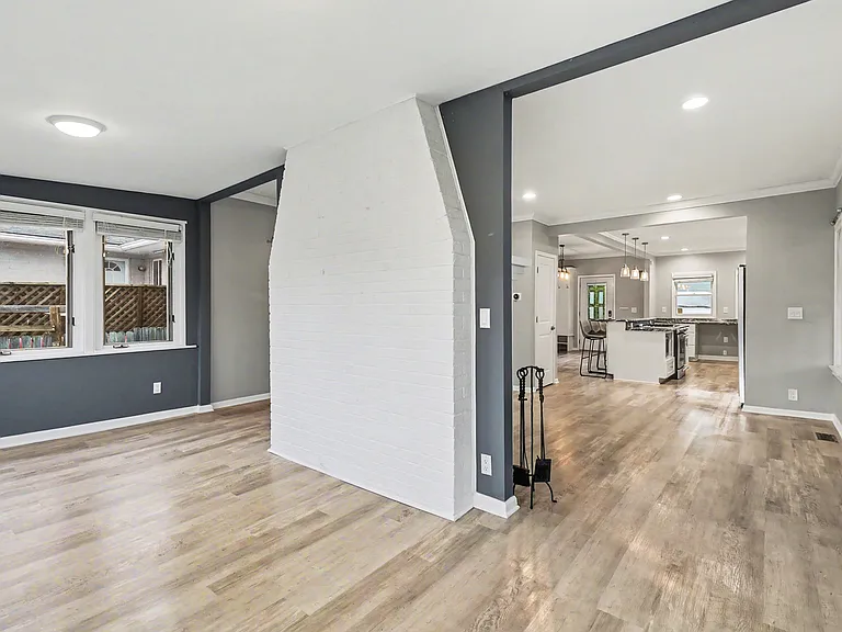 1430 Rossdale Dr — Photo 8