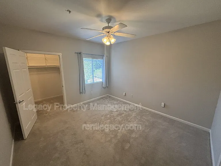 501 Gibson Dr #424 — Photo 6
