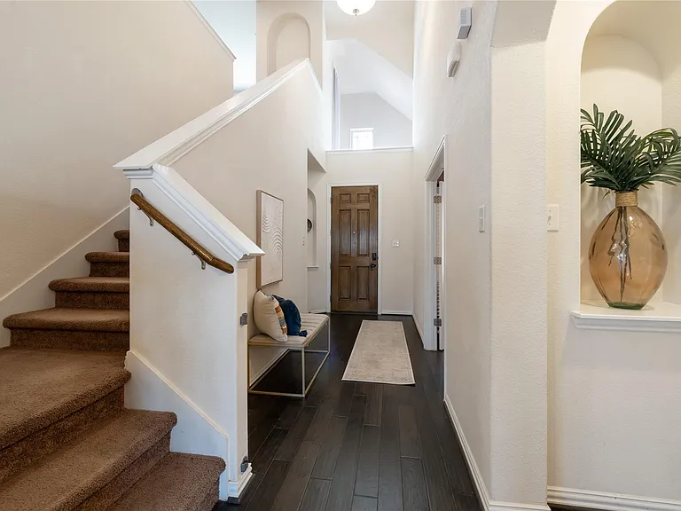 156 Banana St — Photo 4