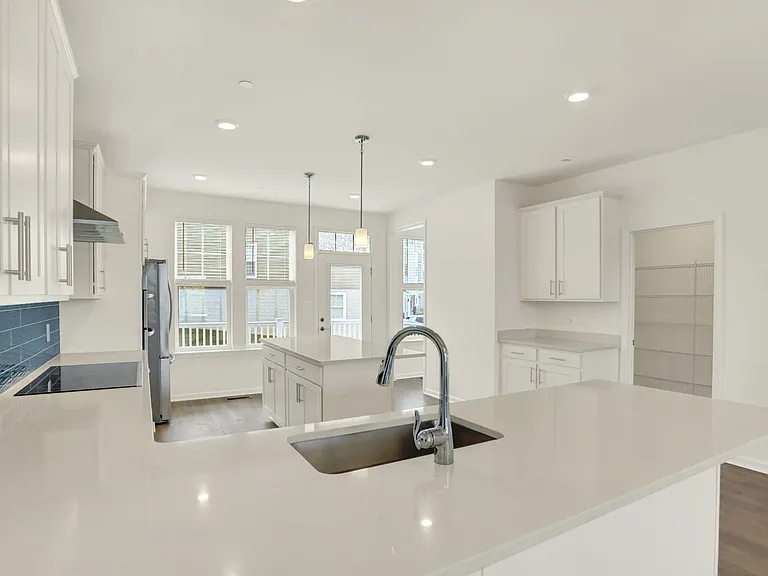 11301 Carobel Ct — Photo 2