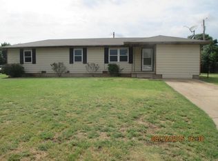504 Honeywell Ave, Geronimo, OK 73543