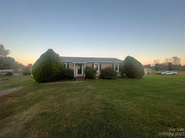 5122 Willow Run Dr, Monroe, NC 28110