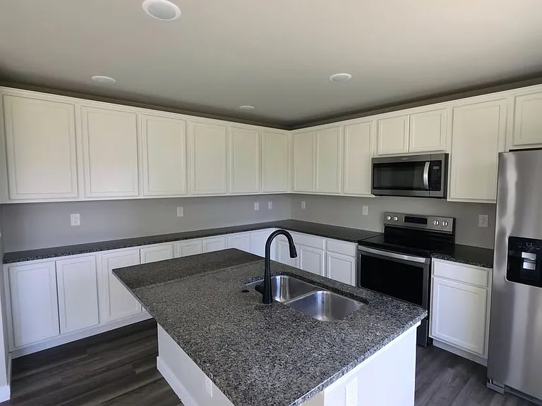 10429 Luneth Dr — Photo 10