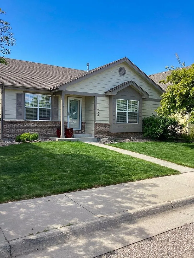 Beautiful 4 bed/3 Bath Ranch Style Home in Boise Village w/ Finished Basement — Photo 2