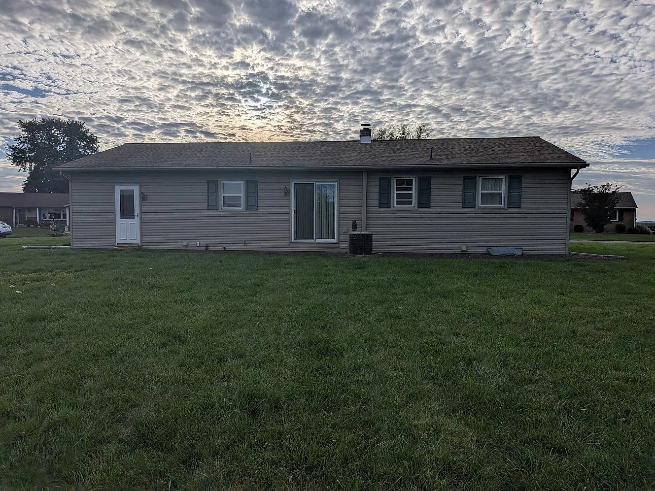 3 bed, 1960 sqft, $1,900 — Photo 3