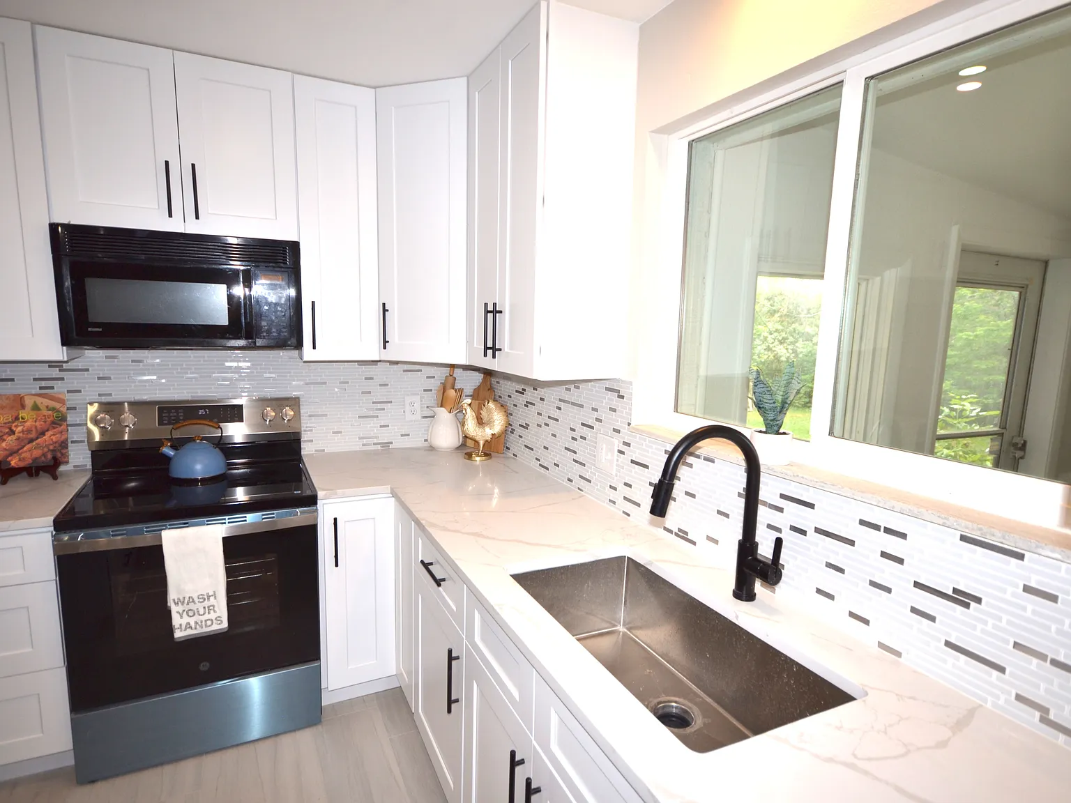 3 bed, 2.5 bath, 1868 sqft, $3,000 — Photo 4
