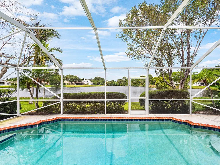 4180 Manor Forest Trl — Photo 40