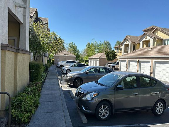 5th image of 1360 Shady Ln APT 1022