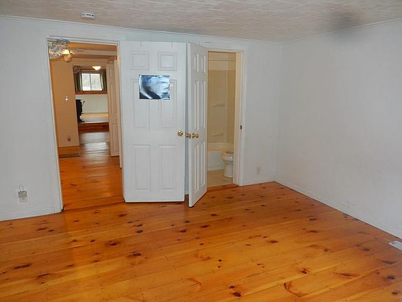 4th image of 284 Parker St #284