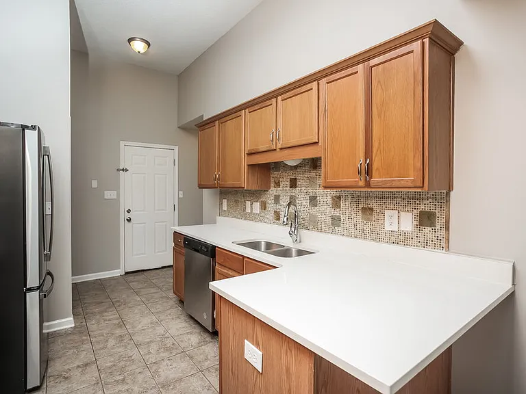 1531 Carlton Ridge Dr — Photo 7