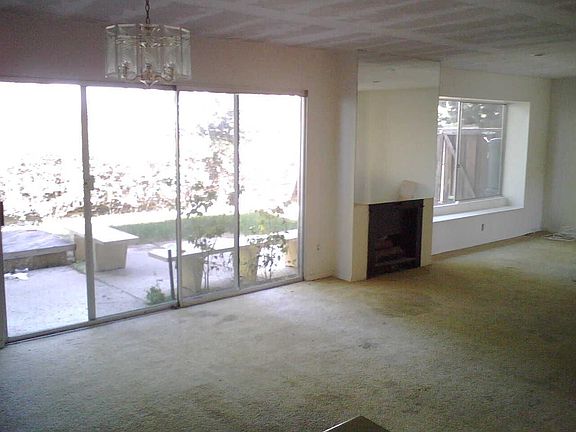 2nd image of 600 Sheffield Ct Unit 16