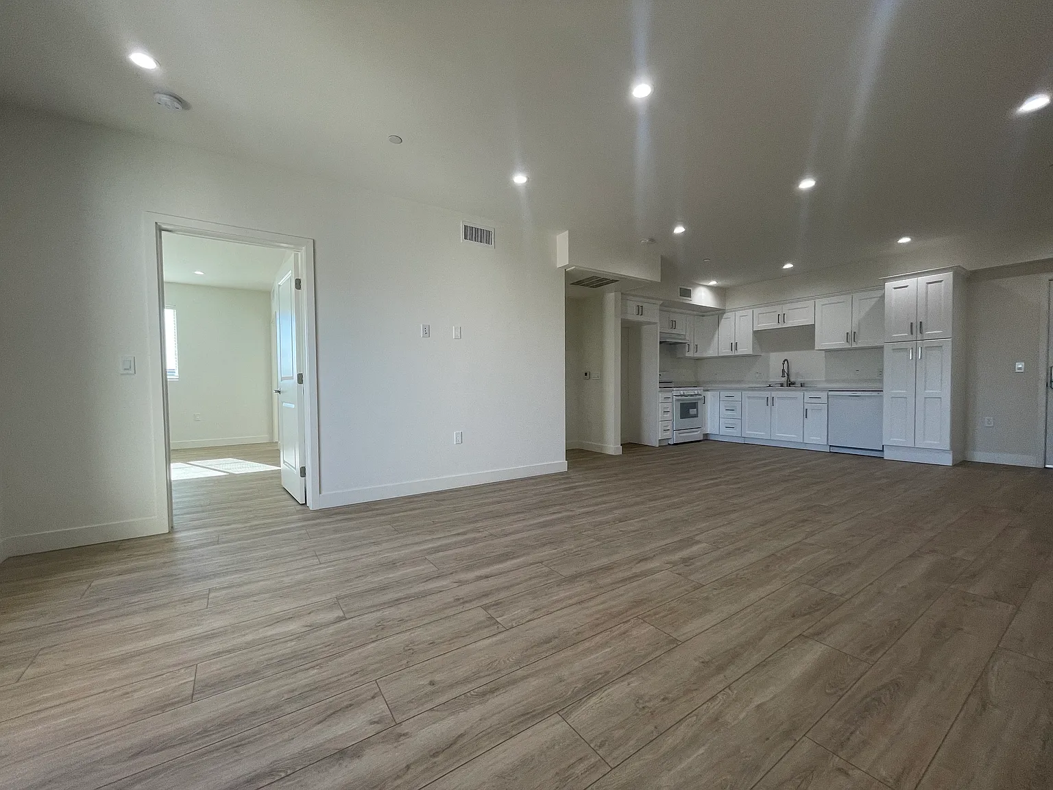 2 bed, $2,595 — Photo 2