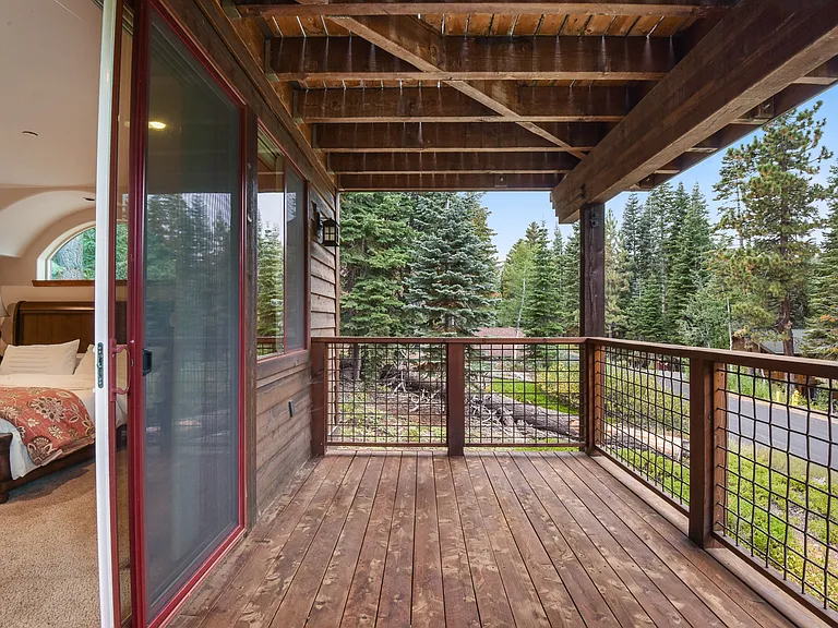 1175 Statford Way — Photo 33