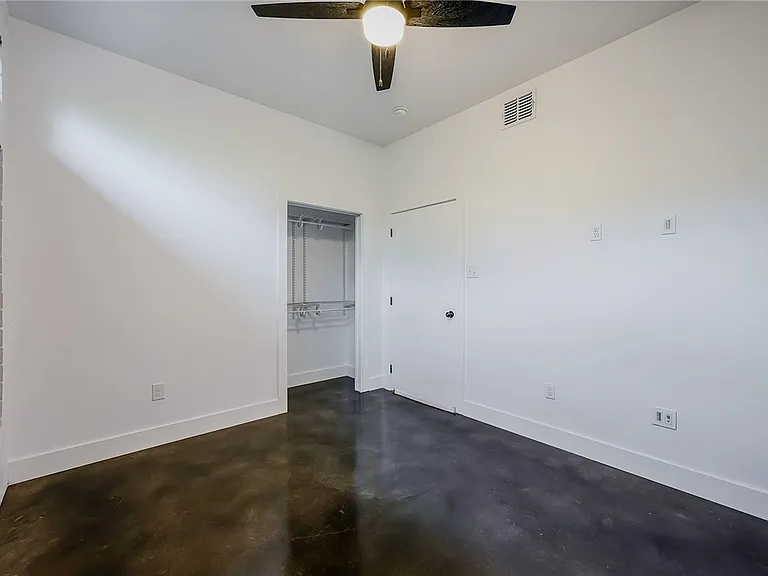 626 Glazebrook St #B — Photo 18