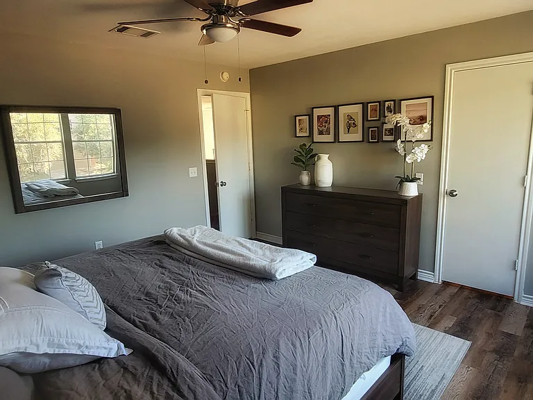 8709 Dittmar Oaks Dr — Photo 9