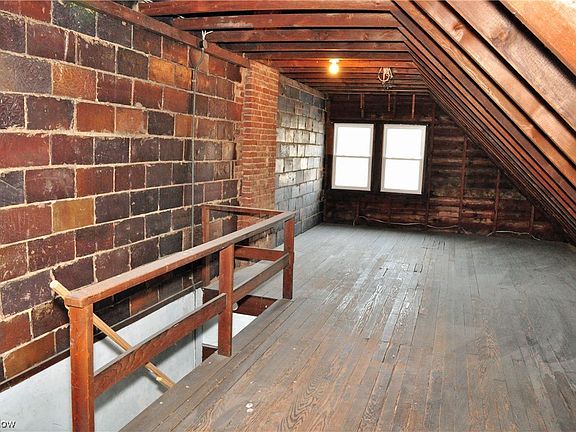 3rd image of 3615 Archwood Ave