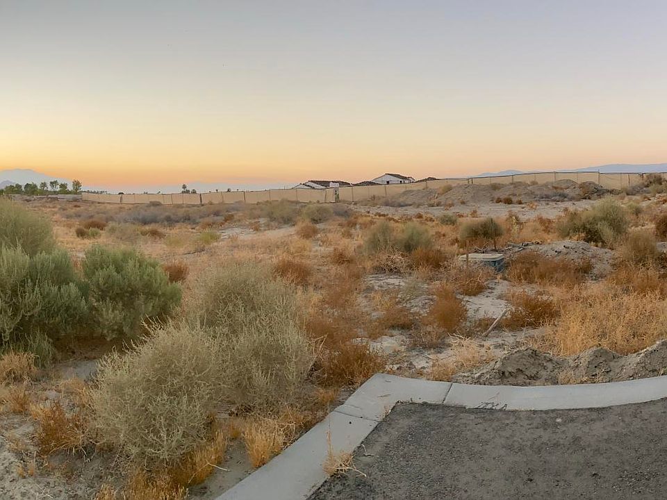 2nd image of 50681 Los Palos Dr